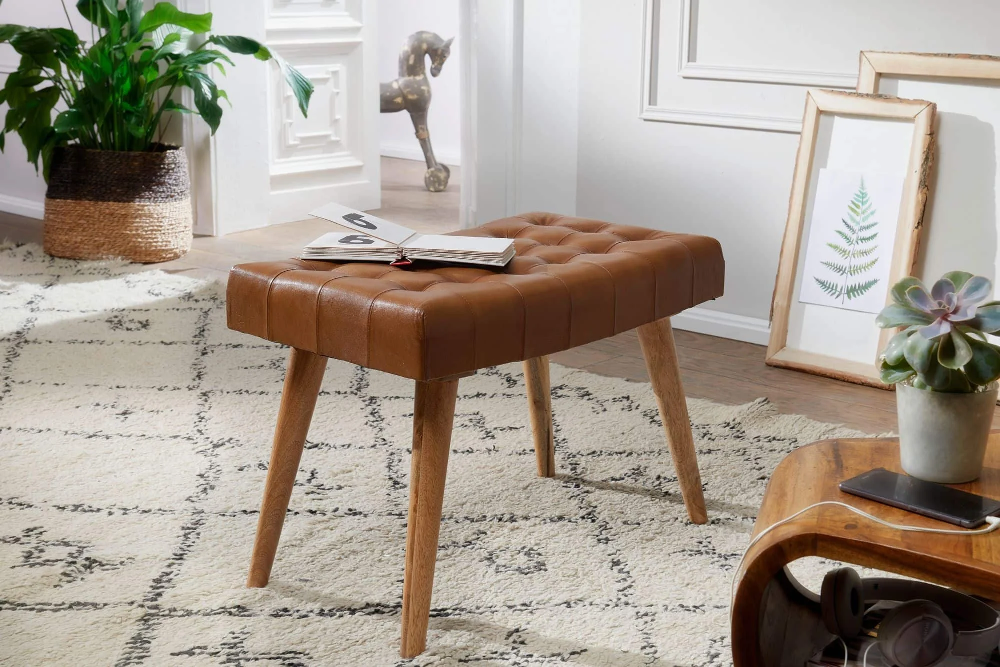 Chesterfield Sitzhocker aus Echtleder und Massivholz - Stilvolles Design und höchster Komfort