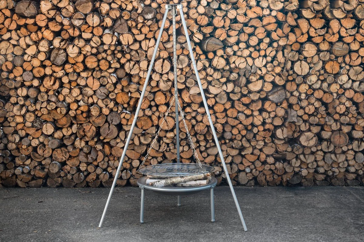 Schwenkgrill Tui - aus silberfarbenem Stahl